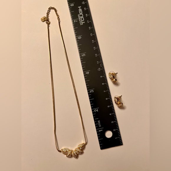 Christian Dior Herringbone Chain Rhinestone-embellished Necklace & Earrings - Picture 14 of 15